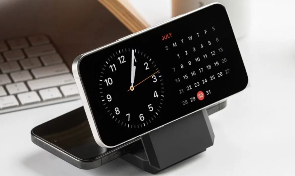 Il caricabatterie portatile wireless di Tesla può caricare due dispositivi contemporaneamente